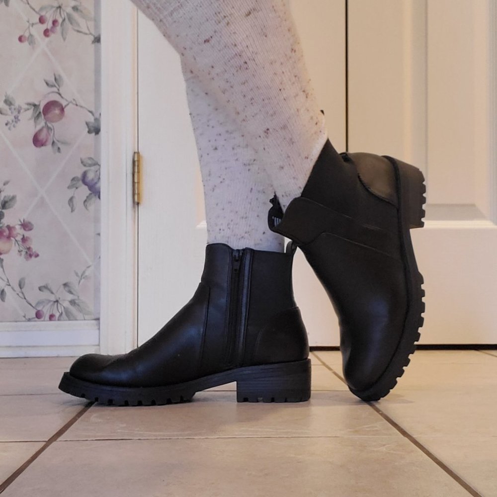 Size 9.5 black "Wednesday" boots EUC